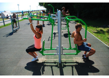 Lat pulldown + Seated press outdoor gym | STARMAX