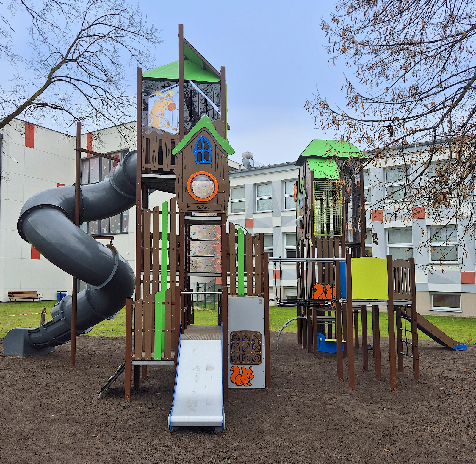 Domek na drzewie - plac zabaw
