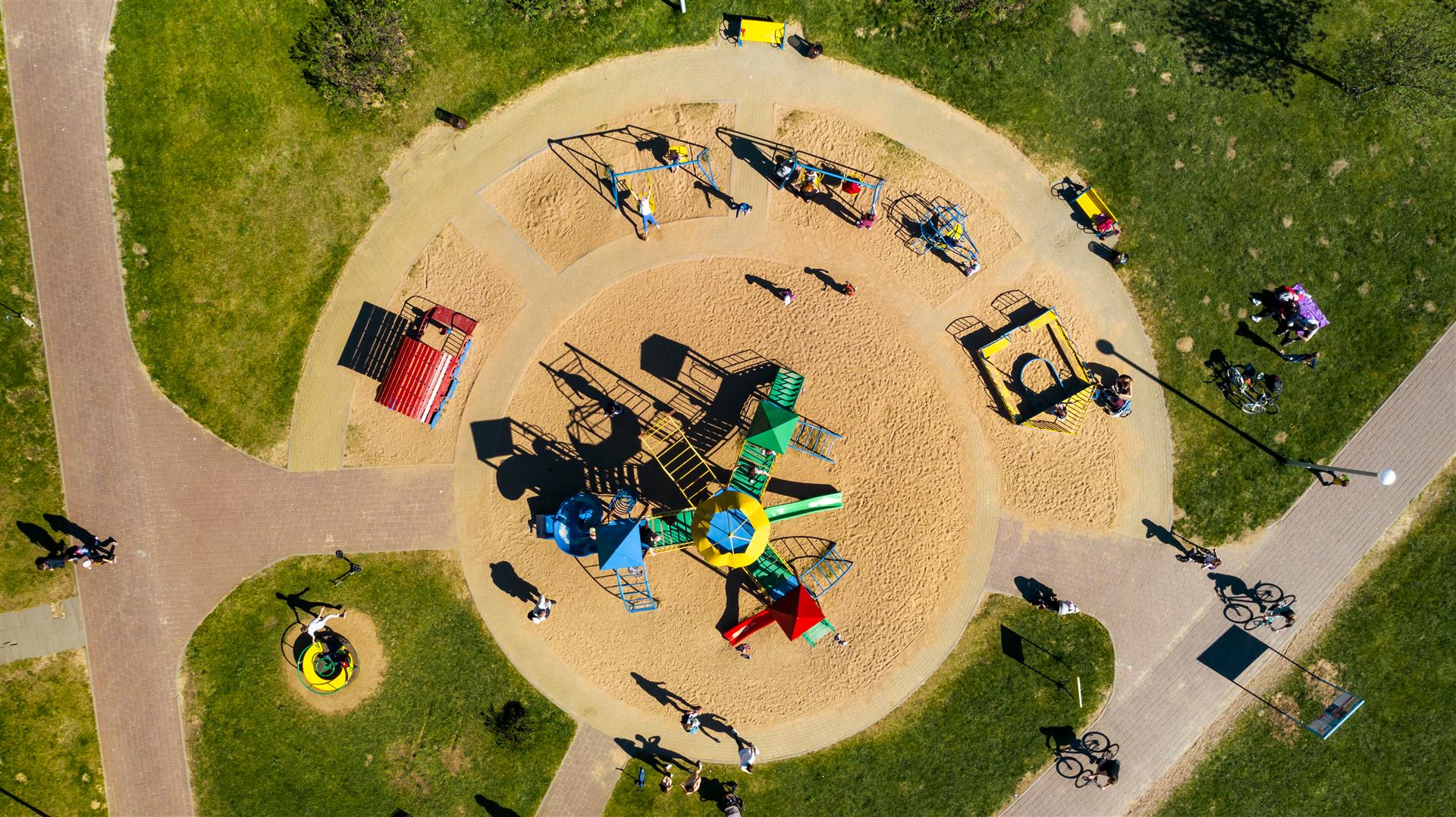 How to design modern playgrounds that support a child’s development?
