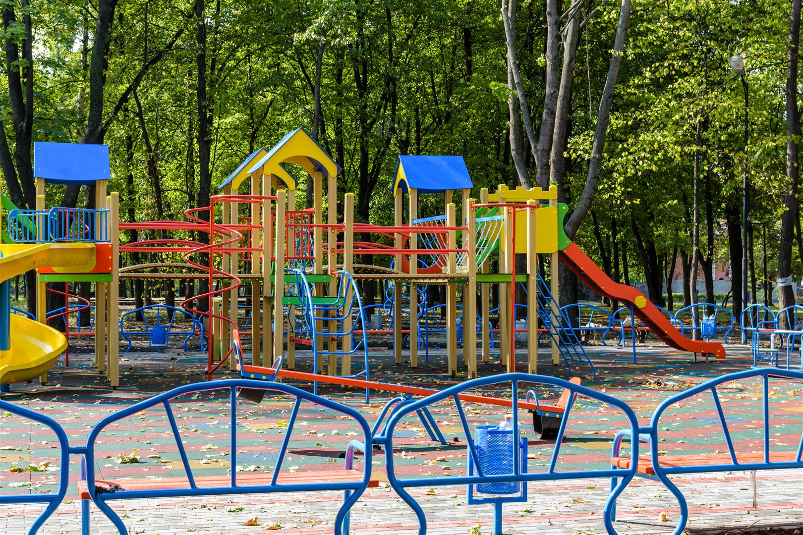 Eco-friendly playgrounds and outdoor gyms – materials, solutions and environmental benefits